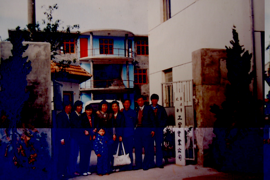 En 1993, le fondateur de Beifa, le président M. Qiu, s'est lancé sur la voie de l'entrepreneuriat avec une usine de stylos de style atelier de 30 personnes.